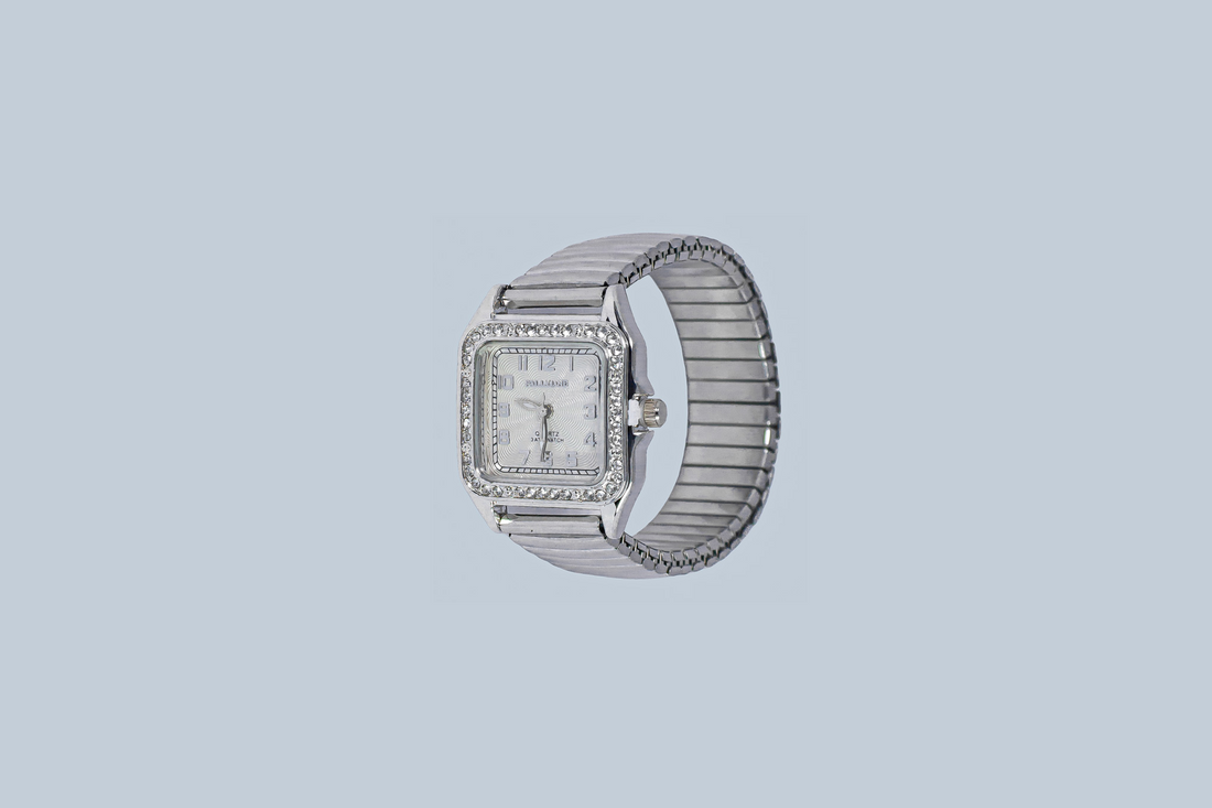 Relógio Feminino Retangular Strass Pulseira Mola Prateado – Quartz