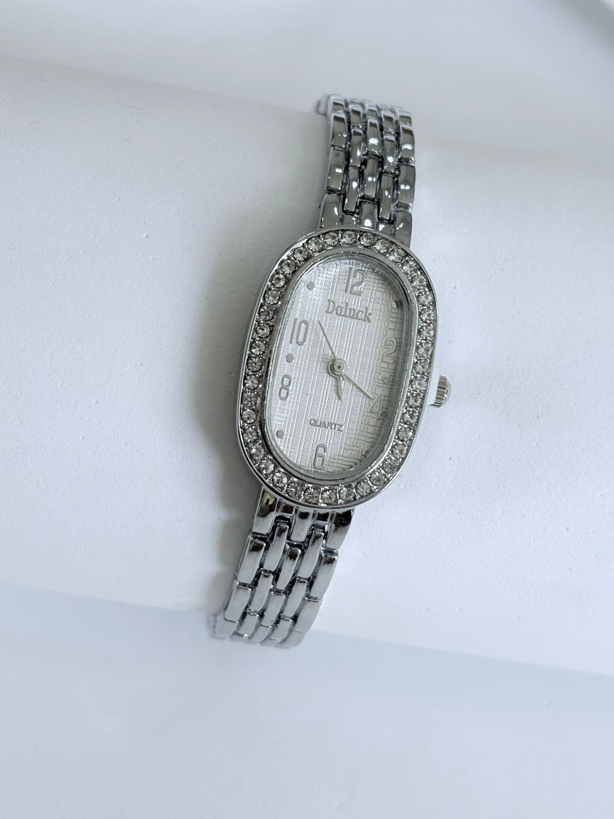 Relógio Feminino Dolnick Oval Strass Prata