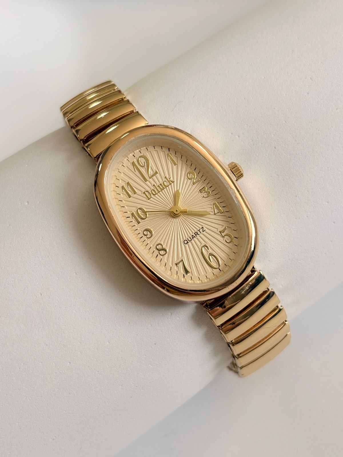Relógio Feminino Dolnick Oval Dourado Expansível